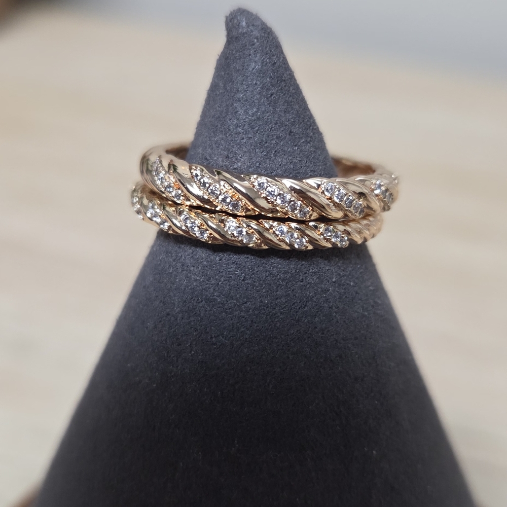 Lili Claspe Size 10 Rings